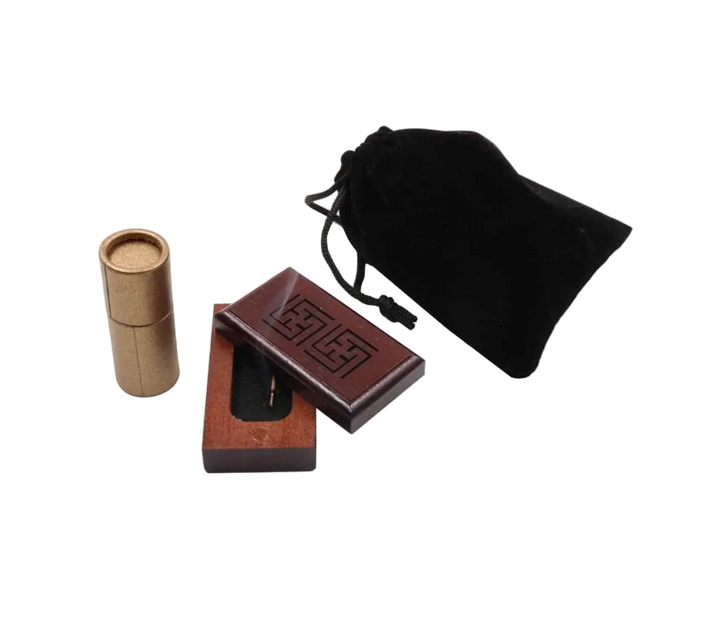 Set découverte de 10 mini-bâtonnets d'encens Oud de 4cm/2mm avec porte-encens en bois